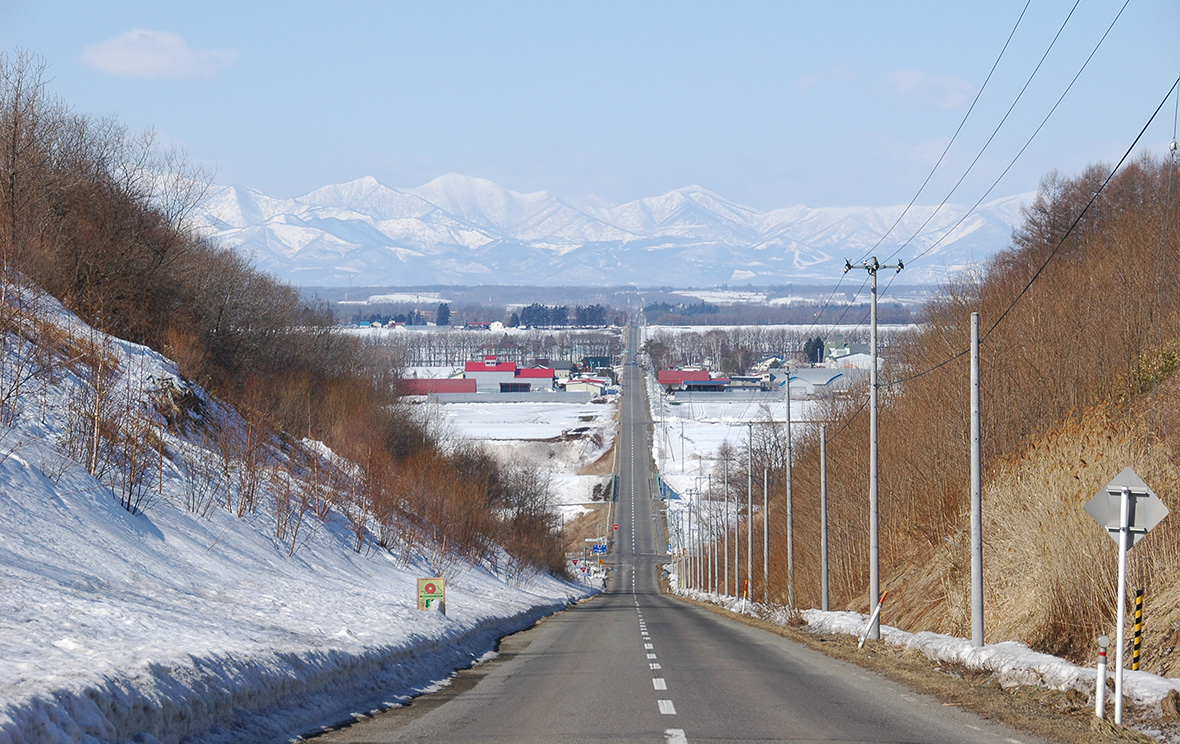 遠い道の向こうに